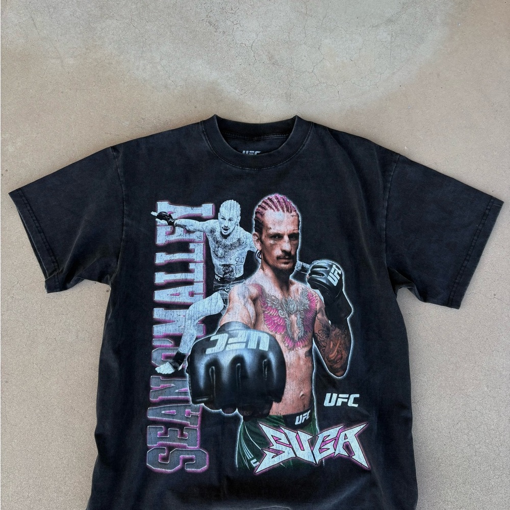UFC Black Short Sleeve Tee with Bold Graphic Design
